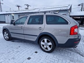 Predám Škoda Octavia Combi 2.0 TDI CR 4x4 Scout r.v.2012 - 6