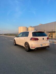 VW Golf GTI 2.0TSI DSG -aj na splátky - 6