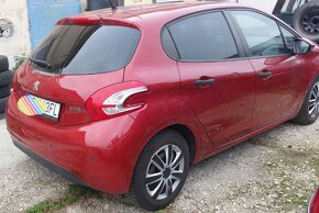 Peugeot 208 1.4tdi 4/2013 - 6