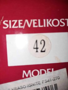 Dámske krasokorčuliarske korčule zn. Boycott v,42 - 6