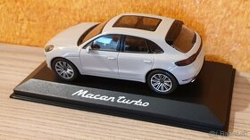 Porsche Macan Turbo model 1/43 Minichamps - 6