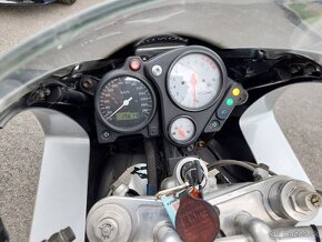 Honda VRT1000( r.v.2002 ) TOP STAV. - 6