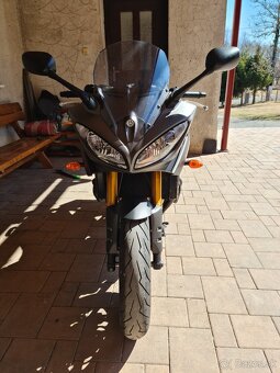 Yamaha FZ8 - 6