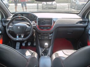 Peugeot 208 1.6T 147KW GTI 8/13 HiFi JBL VYHŘÍVÁNÍ SEDADEL - 6