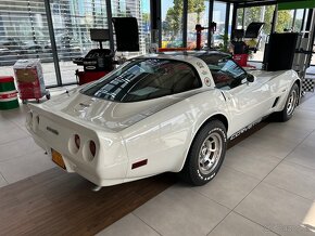 Chevrolet Corvette C3 5.7 V8 - 6