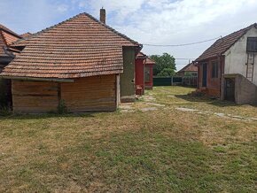 Stary rodinný dom , pozemok Bešeňov - 6