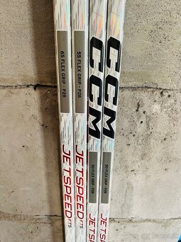 Predám hokejky CCM Jetspeed FT5 PRO JR/INT nové - 6