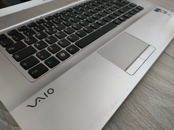 Sony Vaio VGN-FW11S - 6