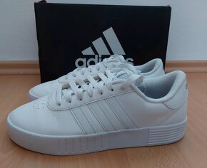 Predám damske biele tenisky Adidas Court bold - 6