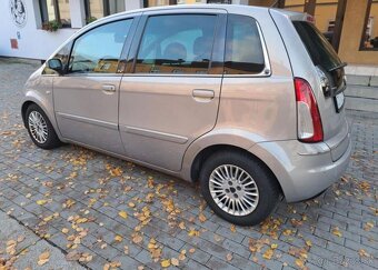 Lancia Musa 1,4 i Comfort benzín manuál 66 kw - 6