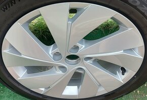 Originálne, prakticky nové, atraktívne disky VW - 5x112 R17 - 6