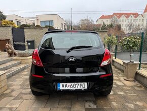 HYUNDAI i20 2013 benzín TOP stav - 6