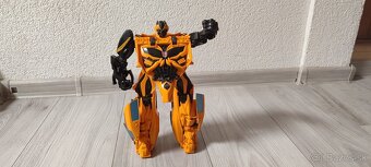 Predám Transformers figúrku – auto a robot v jednom - 6