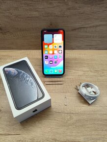 iPhone XR - čierny - super stav v záruke - 6