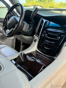 Cadillac Escalade 6,2 V8, r.2015 - 6