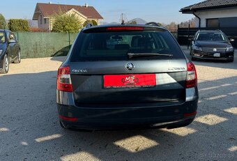 Škoda Octavia 2,0 TDI DSG Style - 6