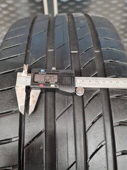 Dvojrozmer Kumho 245/45 R20 275/40 R20 Letné pneu - 6