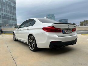 BMW M550i xDrive - 6