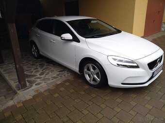 Volvo v40 - 6