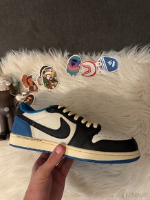 Jordan 1 Travis Scott - 6