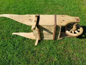 Starý drevený fúrik - tragač - barrow - wheelbarrow - 6