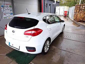 KIA Ceed 1.4 CVVT UEFA edicia Gold+Platinum - 6