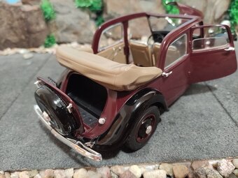 Prodám model 1:18 Citroen 11B traction 1938 - 6