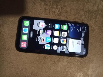 Apple iPhone X 64GB - 6