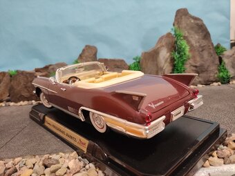 prodám model 1:18 cadillac eldorado biaritz 1958 - 6