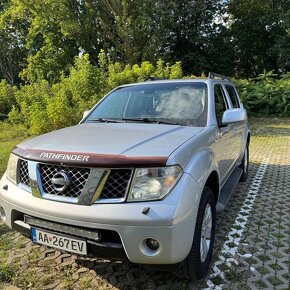 Nissan Patfinder 2.5 - 6