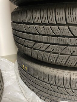 Zimné pneumatiky 215/65 r 16 98h s plechovými diskami 5x105 - 6