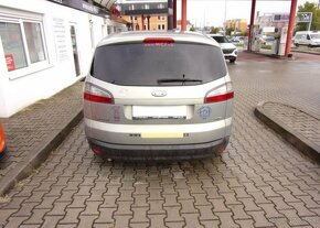 Ford S-MAX 2,0TDCi automat Titanium nafta automat 103 kw - 6