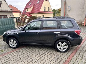 Subaru Forester 2.5i 126kW 2010 120341km Comfort 1.majitel - 6