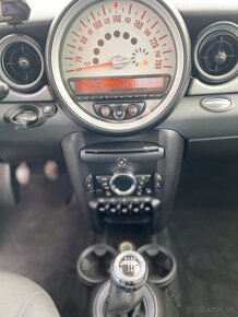 Mini Cooper 1,6benz. Rok. 2011 - 6