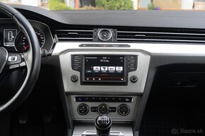 Volkswagen Passat B8 Sedan 2.0 TDI BMT Comfortline - 6