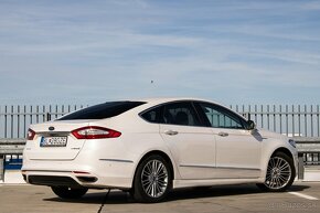 Ford Mondeo Sedan Hybrid Vignale - 6