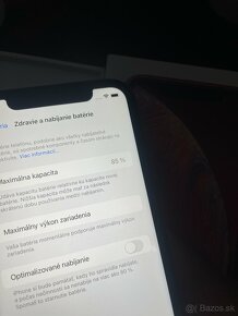 iPhone XR 64 GB Červený - 6