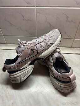 Nike V2K Run tenisky - 6