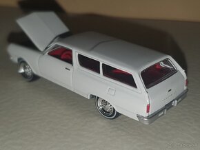 Johny Lightning  Chevrolet Chevelle Wagon - 6