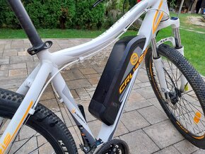 Predám dámsky e bike crussis - 6