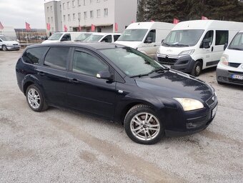 Ford Focus Kombi 2.0 TDCi Ghia - 6