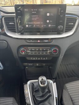 Kia Ceed SW 1.5 T-GDi Gold - 6