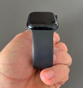 Predám hodinky Apple Watch 7 Midnight 45mm - 6