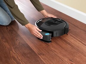 Predám vysávač IRobot s mopom i8+ - 6