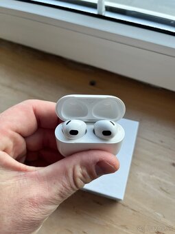 Apple airpods  3 - 6