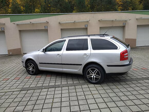 Škoda Octavia Combi 2 1,9 TDI 77kw 4x4 Elegance - 6