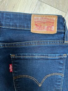 Levis 27 - 6