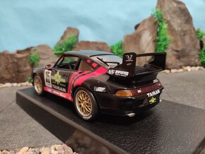 prodám model 1:18 porsche 911 GT2 - 6