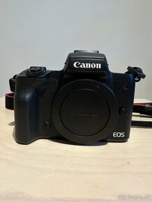 Bezzrkadlovka Canon M50 + objektívy + bohaté príslušenstvo - 6
