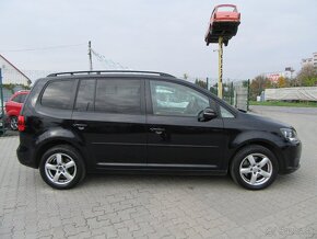 Volkswagen Touran 2.0 TDI Highline DSG 7miest - 6